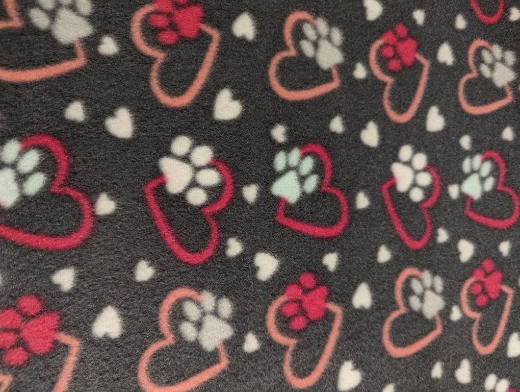 Hearts & Paw Prints Igloo Cover For Hedgehogs, Guinea Pigs, Rats, Ferrets, Degus Many Small Pets