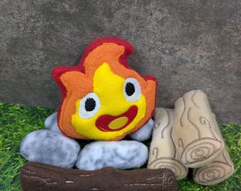 Demone di fiamma Spirito del fuoco Kawaii Chibi Riccio imbottito in pile alla menta Giocattolo per piccoli animali Gabbia Compagno di gabbia Decorazione per gabbia Oggetto di scena per foto