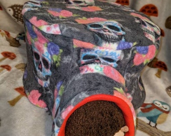 Sugar Skulls with Roses and Carnations Igloo Cover for Hedgehogs, Guinea Pigs, Rats, Ferrets, Degus and many small pets