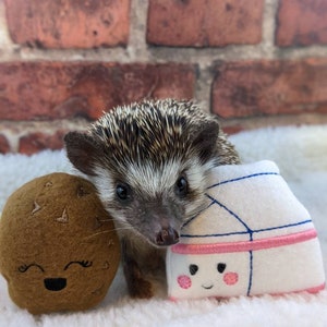 Kawaii Heart Chip Cookie en Melkpak Mint Gevulde Hedgehog Toy Cage Buddy Chibi Vriend