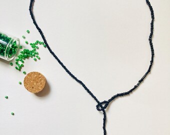 Cordón de cuentas con cierre de bucle