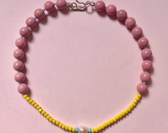 Gargantilla de cuentas de vidrio, cristal y perla barroca