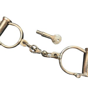 Antique Style iron handcuffs Antique Vintage Handcuffs Style police Shackles-props