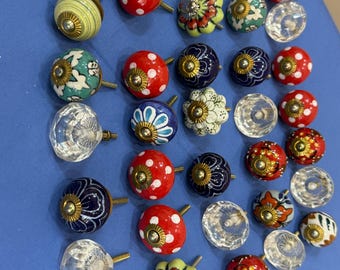 Pomelli in ceramica assortiti, realizzati a mano, maniglie per cassetti multicolore, set da 34 pezzi