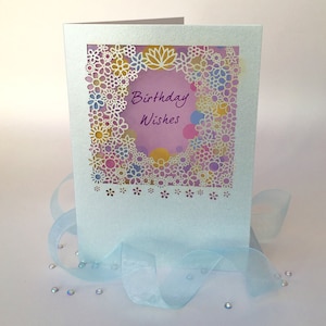 Deseos de cumpleaños para usted tarjeta de felicitación de papel cortar en su cumpleaños azul perla