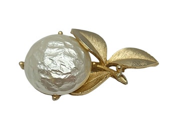 Vintage Sarah Coventry Faux Baroque Pearl Flower Brooch Gold Tone Textured Pin Dressy or Casual