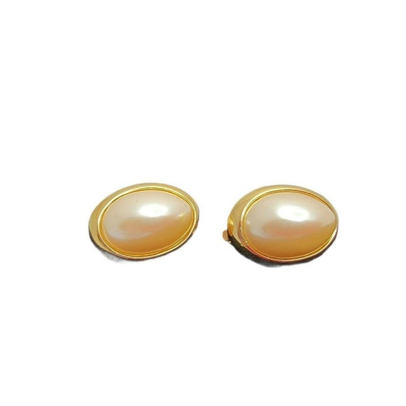 Richelieu Oval Champagne Pearl Gold Tone Clip On … - image 9