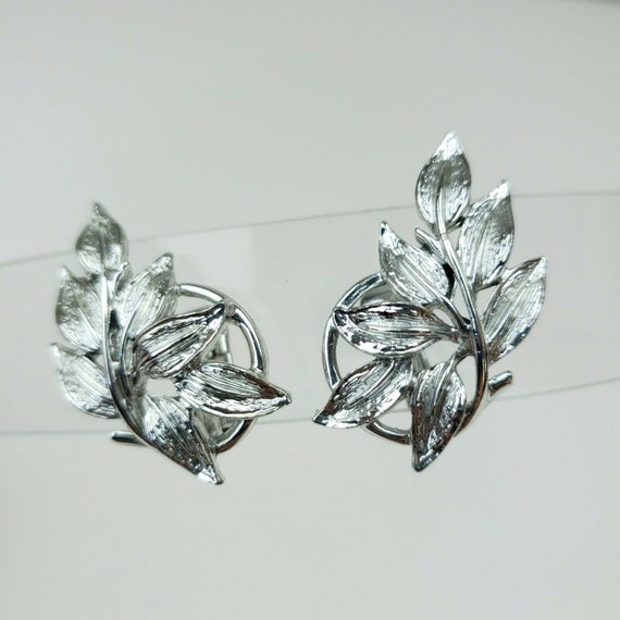 Vintage Coro Leaf Cluster Clip On Earrings Silver… - image 4