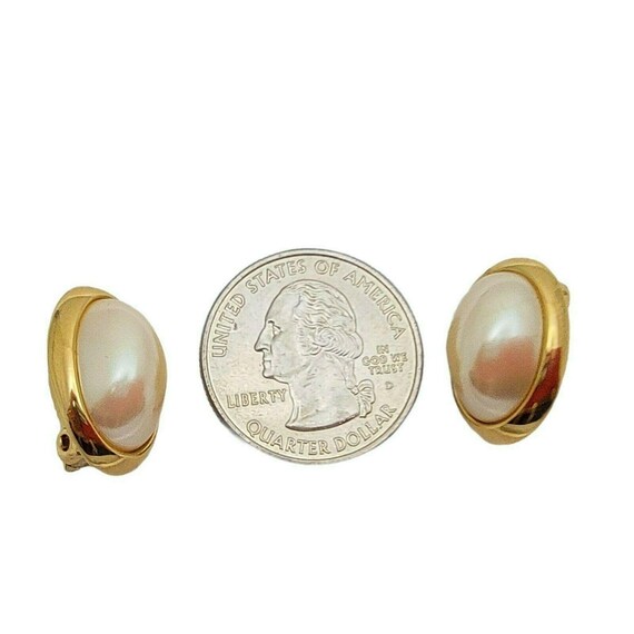 Richelieu Oval Champagne Pearl Gold Tone Clip On … - image 8