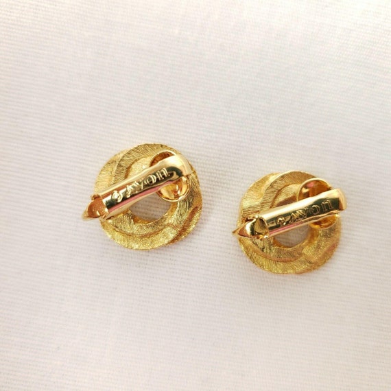 Vintage 80s Avon Golden Swirl Clip On Earrings Te… - image 4