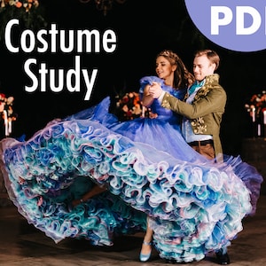 以下が含まれることがあります： ボールルームでカップルがダンスをしている。女性は青、ピンク、ターコイズのレイヤー状のチュール製のボールガウンを着ている。男性は緑と金の模様のジャケットに白いシャツと黒いパンツを合わせている。画像の上部には「Costume Study」というテキストが表示されている。