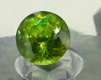 2.90 cts – Highly Dispersive Top Color & Clarity Green Sphene With Video