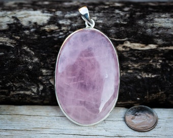Ciondolo con cabochon di quarzo rosa: collana in argento sterling (52 x 35 mm)