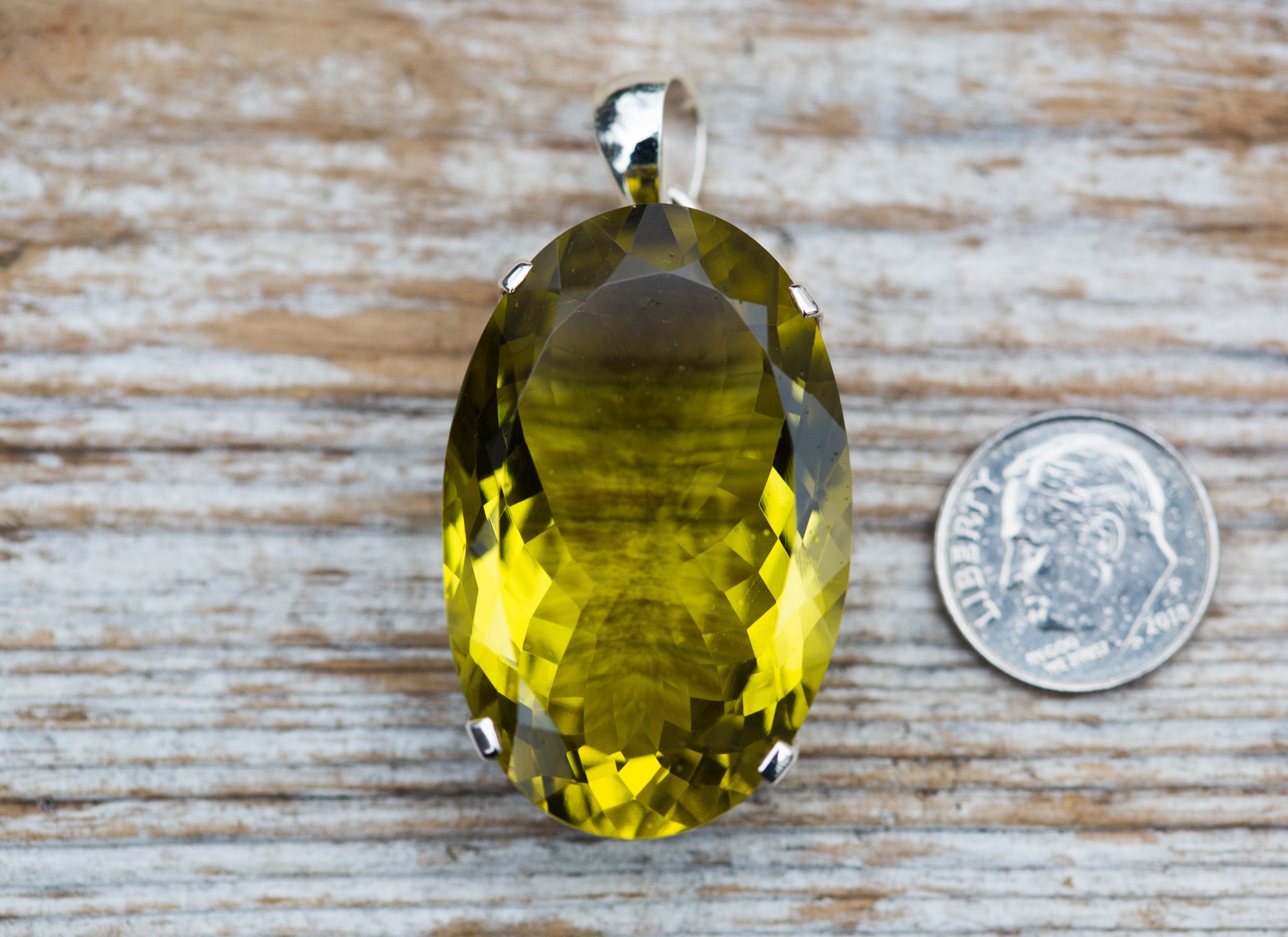 Lemon quartz pendant deals