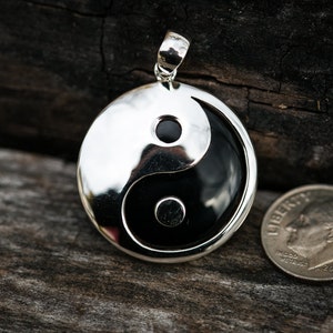 Sterling Silver Onyx Yin Yang pendant 28mm diameter - Tai Chi Jewelry - Silver Onyx Yin Yang necklace - Meditation Necklace - Onyx pendant