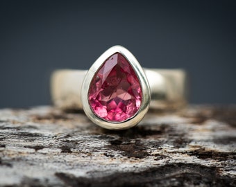 Pink Tourmaline Ring: Sterling Silver, Size 8, Teardrop Gemstone