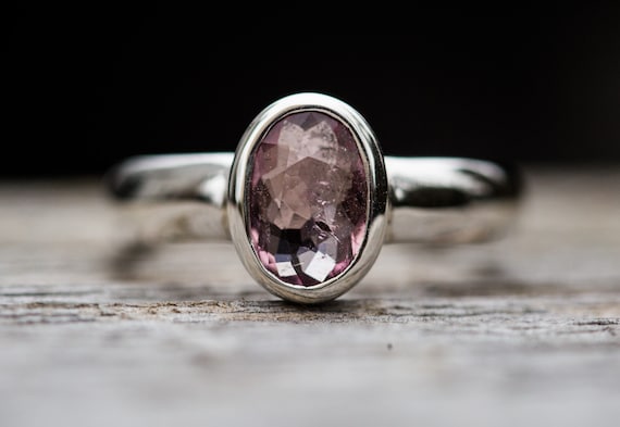 Anello store con tormalina