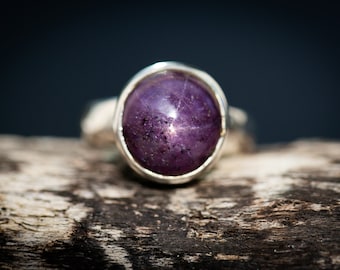 Sterling Silver Star Ruby Ring - Size 7