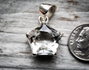 Crystal Pentagram pendant - Clear Quartz Pentagram pendant - Crystal Pentacle necklace - Pagan Pendant Wicca Necklace Crystal Quartz pendant