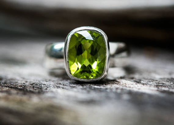 Peridot rings 2024 august birthstone ring