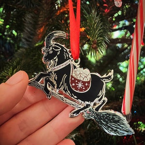 Julbock&#39;s Flight - Yule Goat Ornament (black or white)
