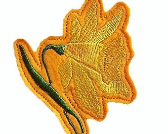 フェルト製ウェールズ水仙ブローチ：刺繍入り聖デイヴィッドの日のピン