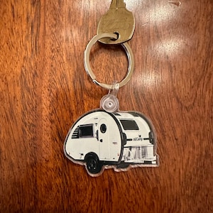 T@B 320 camper keychain