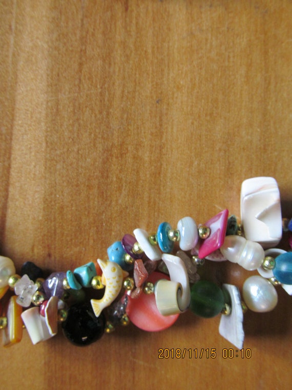 Vintage gemstone shell necklace - image 3