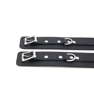 Standard Handschellen aus Leder, Bondage Fessel für BDSM Spielen - Premium Handschellen aus Leder für BDSM Spiel Bild 5