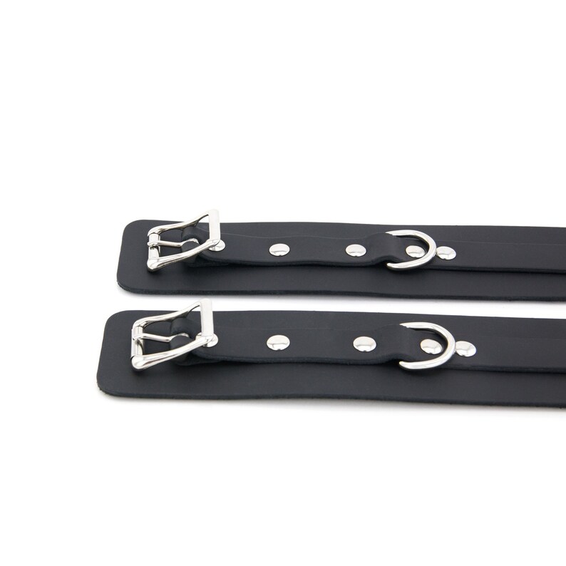 Standard Handschellen aus Leder, Bondage Fessel für BDSM Spielen - Premium Handschellen aus Leder für BDSM Spiel Bild 5