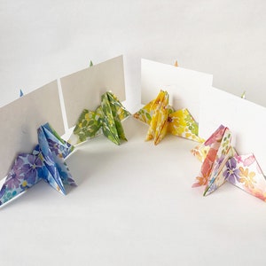 Set von Origami-Kranich-Tischkartenhalter für Hochzeiten, Blumenmuster-Origami-Tischkartenhalter für Event-Dekor