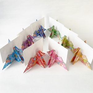 Set von Origami-Kranich-Tischkartenhalter für Hochzeiten, Muster im japanischen Stil Papierkranich-Tischkartenhalter für Event-Dekor