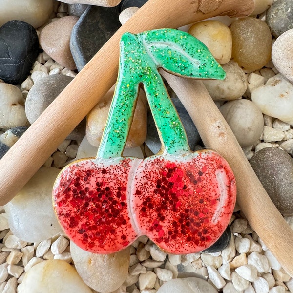 Broche cœur rouge à paillettes