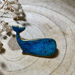 Whale brooch