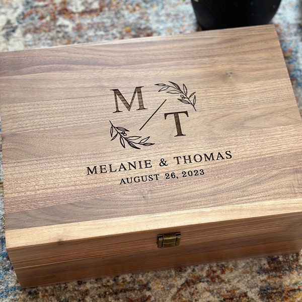 Personalized Walnut Keepsake Box, Wedding Memory Box, Wedding Keepsake Box, Anniversary Gift, Bridal Shower Gift, Gift For Couple