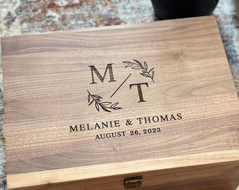 Personalized Walnut Keepsake Box, Wedding Memory Box, Wedding Keepsake Box, Anniversary Gift, Bridal Shower Gift, Gift For Couple