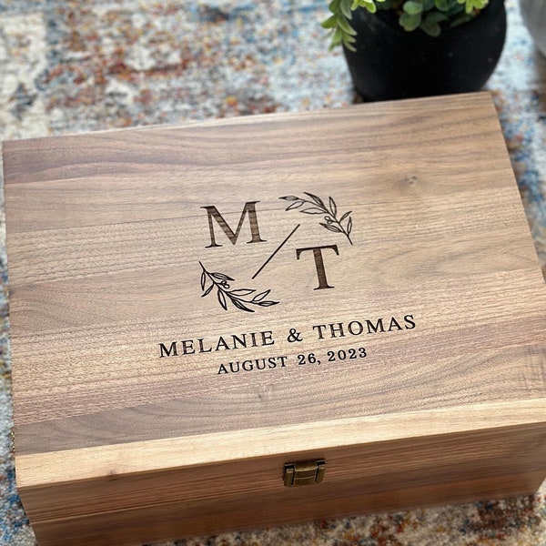 Personalized Walnut Keepsake Box, Wedding Memory Box, Wedding Keepsake Box, Anniversary Gift, Bridal Shower Gift, Gift For Couple