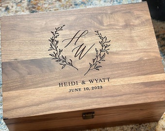 Personalized Walnut Keepsake Box, Wedding Memory Box, Wedding Keepsake Box, Anniversary Gift, Bridal Shower Gift, Gift For Couple