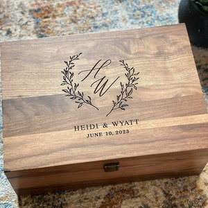 Personalized Walnut Keepsake Box, Wedding Memory Box, Wedding Keepsake Box, Anniversary Gift, Bridal Shower Gift, Gift For Couple