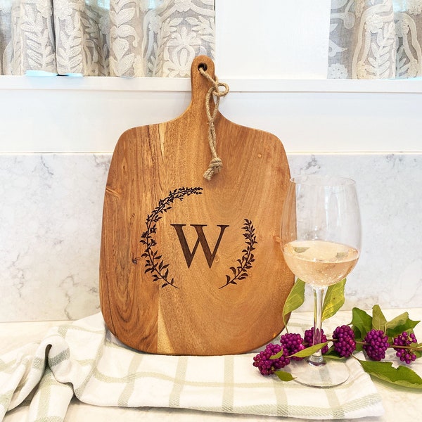 Personalized Cutting Board, Bridal Shower Gift, Housewarming Gift, Anniversary Gift, Wedding Gift, Gift For Mom, Gift For Couples