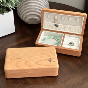 Wooden Jewelry Box, Jewelry Box Gift, Bridesmaid Gift, Personalized Jewelry Box, 5th Anniversary Gift, Jewelry Box Travel, Jewelry Case