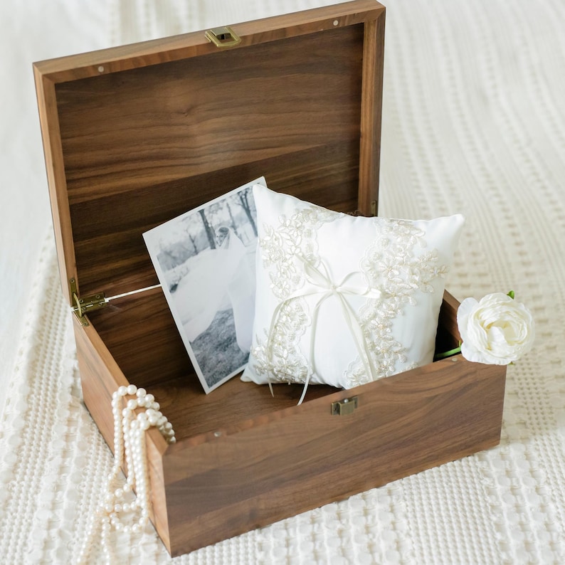 Personalized Walnut Keepsake Box, Wedding Memory Box, Wedding Keepsake Box, Anniversary Gift, Bridal Shower Gift, Gift For Couple