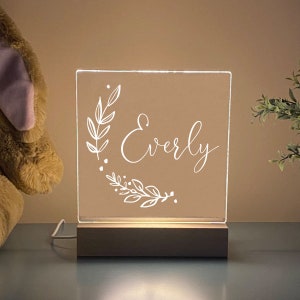 Wreath Night Light, Kids Nightlight, Nursery Decor, Nursery Night Light, Personalized Night Light, Boho Room Decor, New Baby Gift, Kids Gift