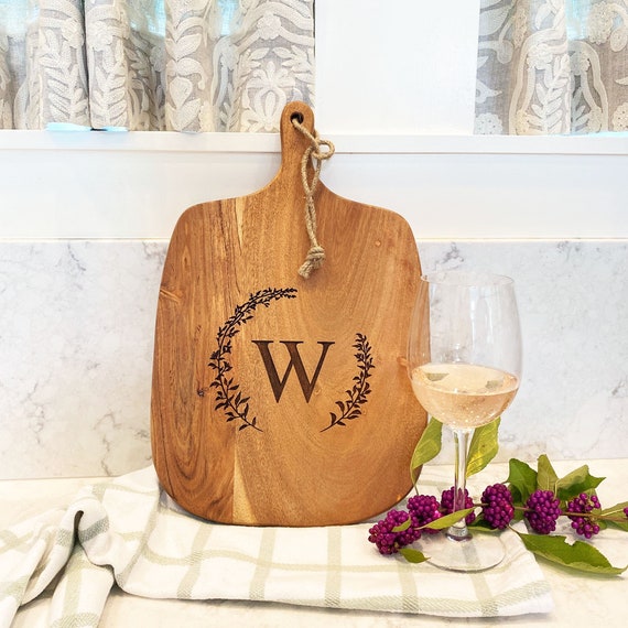 Personalized Engraved Cutting Board, custom wedding gift, kitchen bridal  shower gift, fiance gift, Christmas for newlyweds, for couple