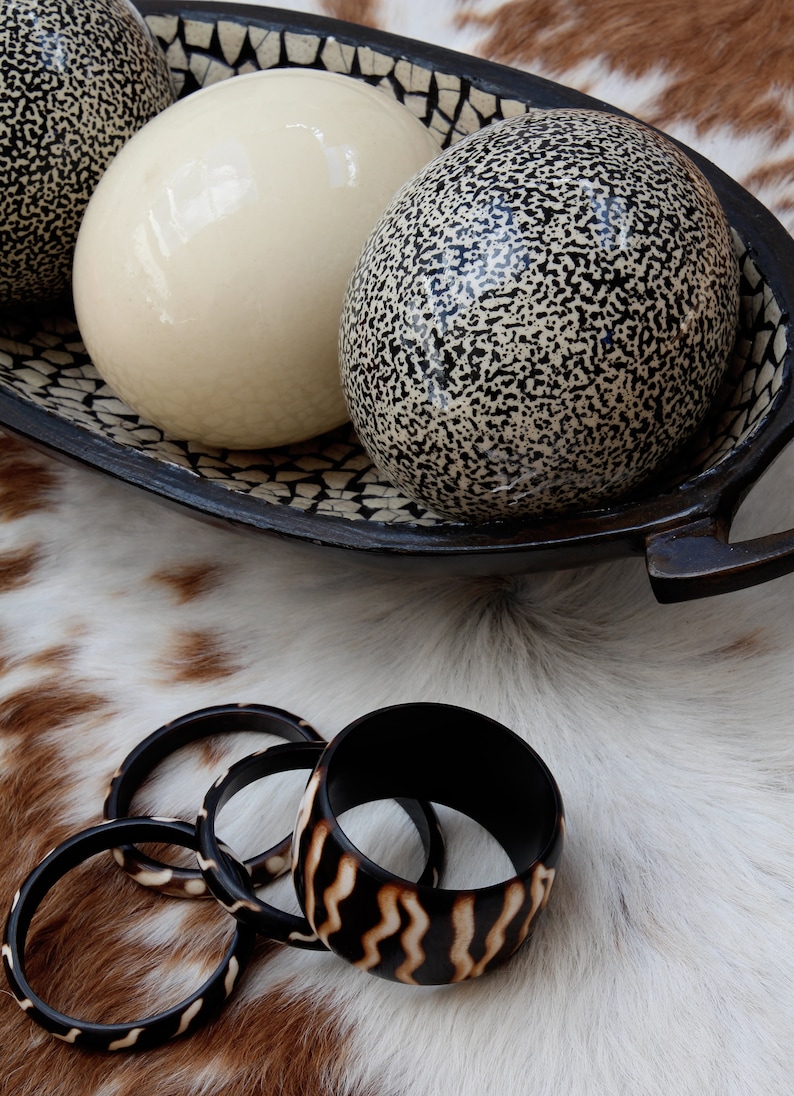 Speckled silver ostrich egg an iconic decorative piece