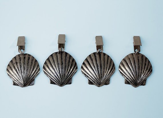 Seashell Tischdecken Gewichte : Verleihen Sie Ihrem Tisch im Freien in diesem Frühjahr einen Hauch von skurrilem Spaß mit nautischen Tischdeckengewichten