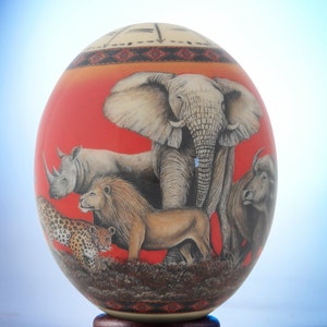 Big 5 decoupage: Africa’s Big 5 – the lion, elephant, rhino, buffalo and leopard – are colourfully and exquisitely depicted on the egg