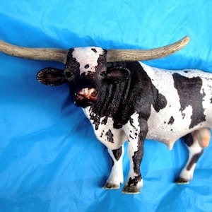 One Schleich Long Horn Bull,  Black With White
