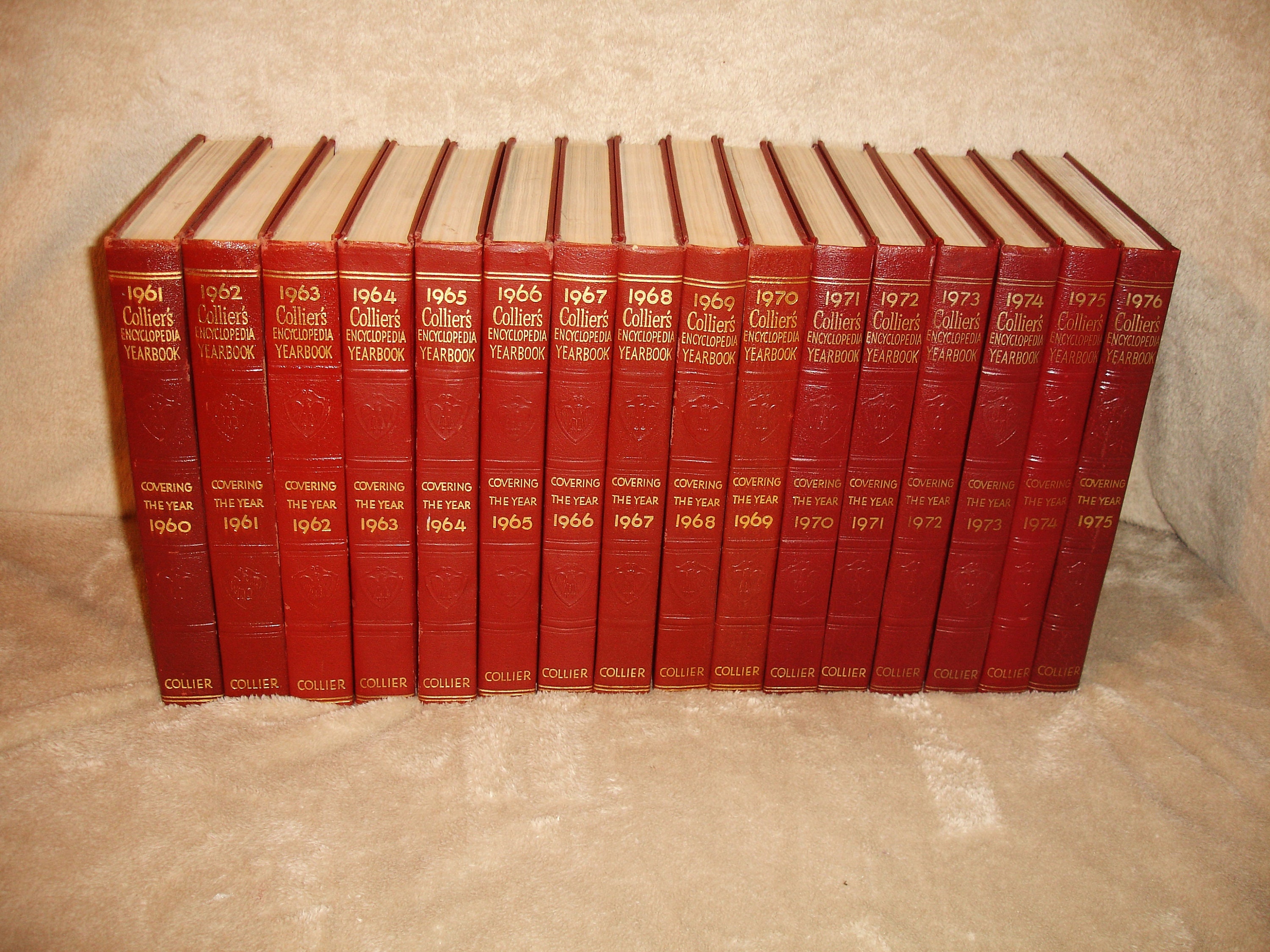 1966 Collier's Encyclopedia Complete Set 24 Volumes Vintage
