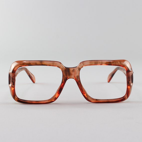Tongue glasses retro office